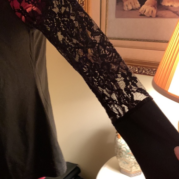 Nora Cora v neck top with 3/4 zipper front detail. - Picture 4 of 10